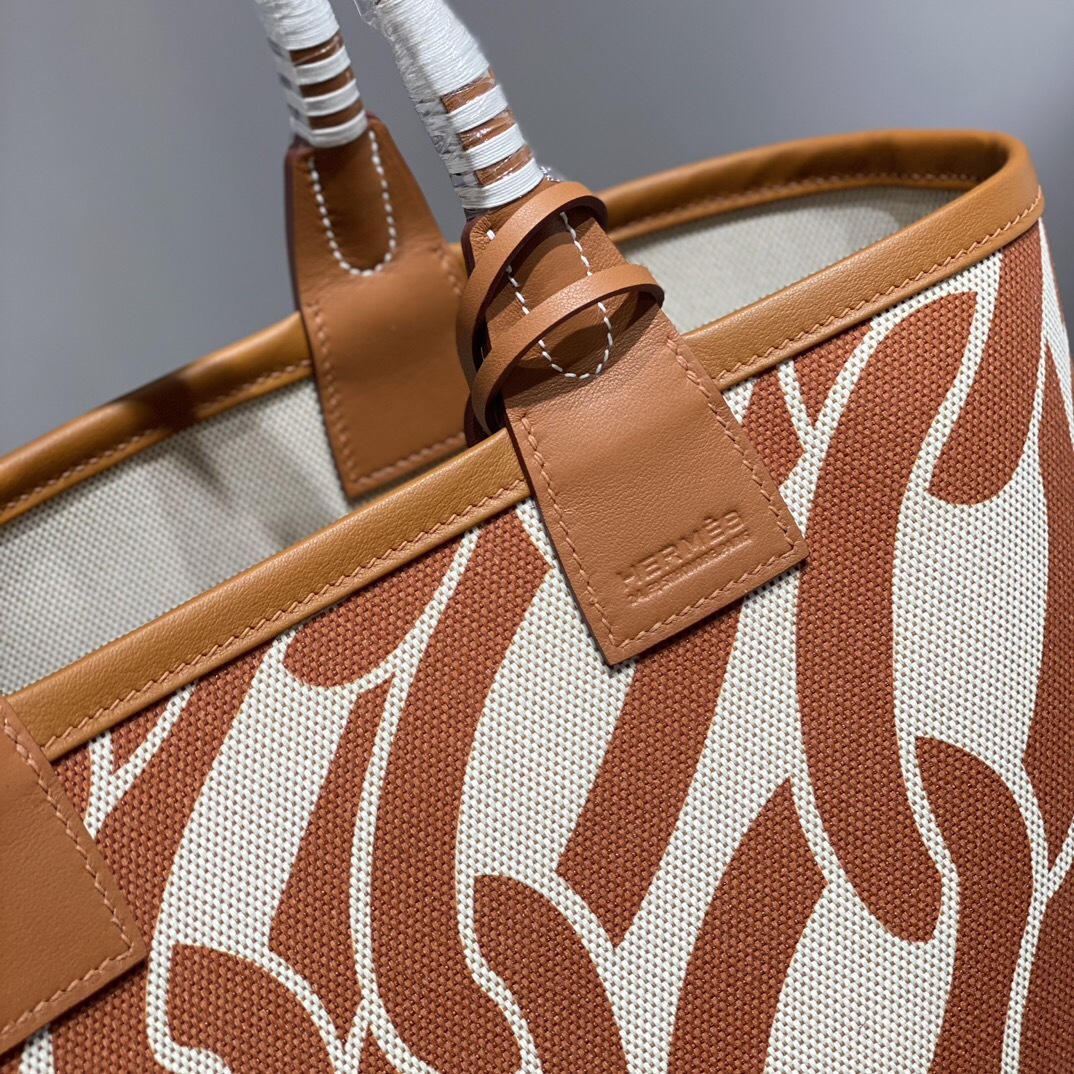 Steeple 25 bag