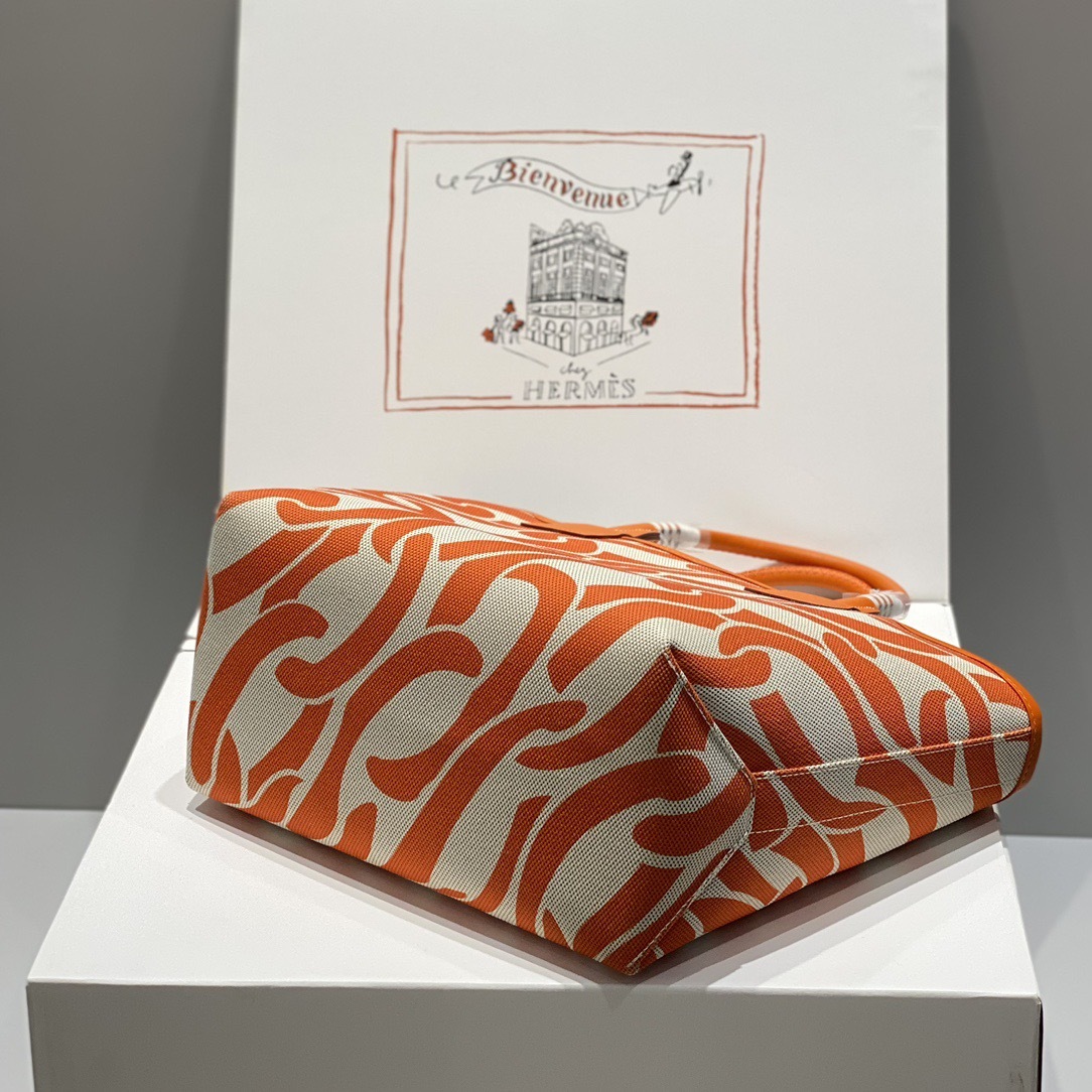 Steeple 25 bag