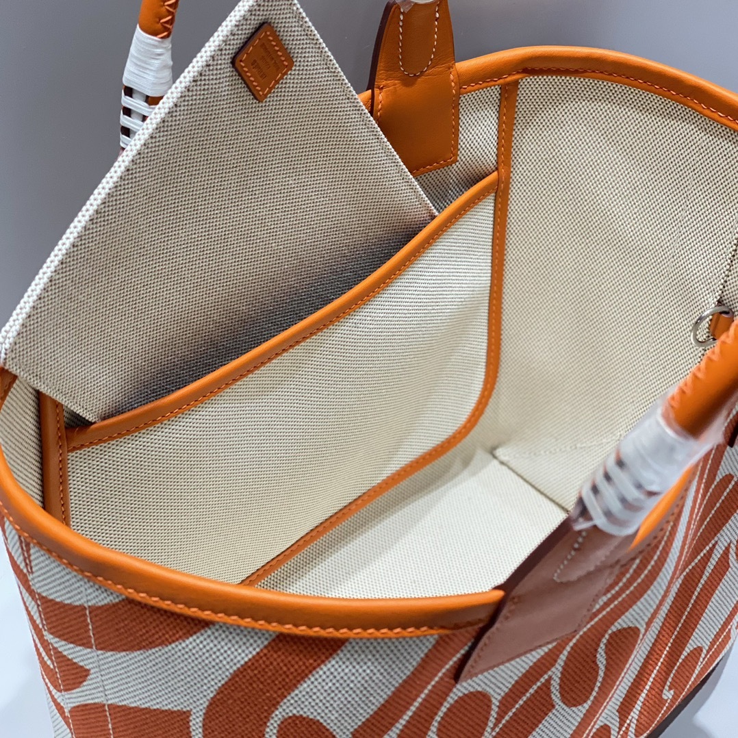 Steeple 25 bag