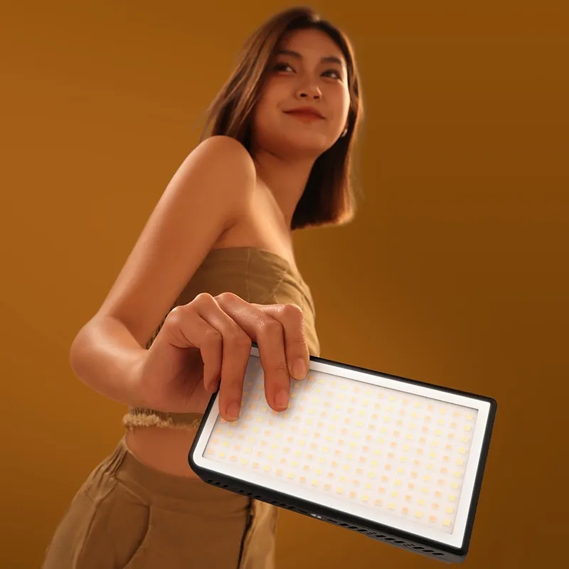 Ulanzi P40 40W Pocket RGBWW Video Light (L130)