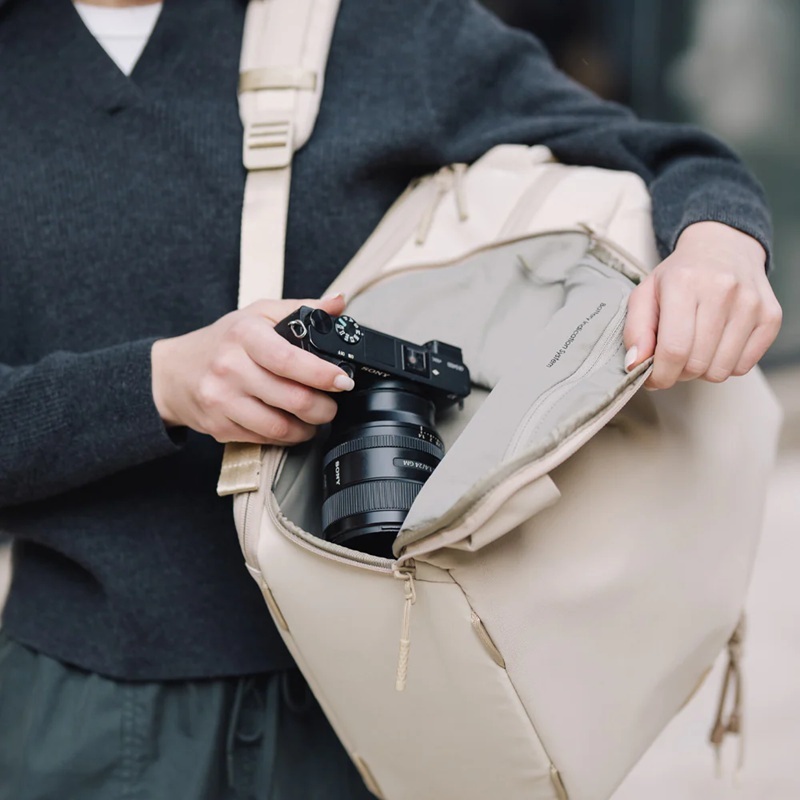 PGYTECH OneGo Lite Backpack 22L (Black / Cream / Green)