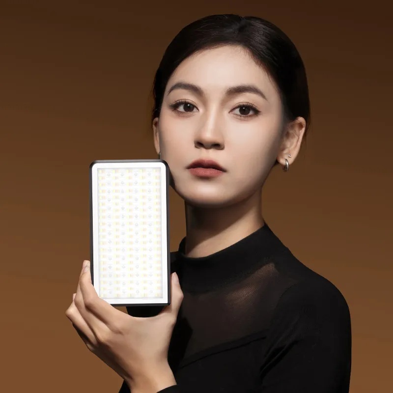 Ulanzi P40 40W Pocket RGBWW Video Light (L130)