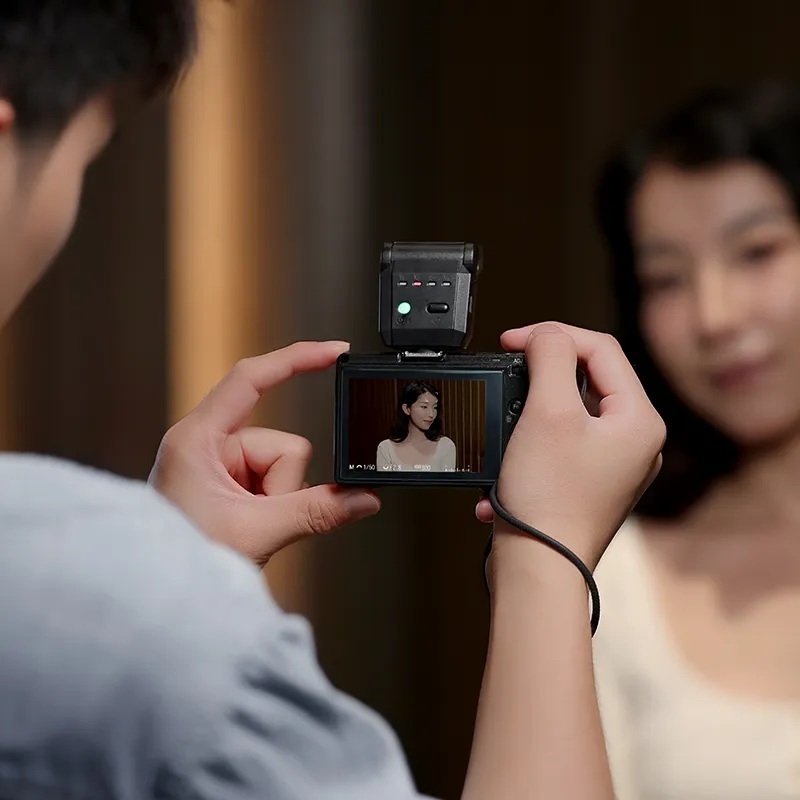 Ulanzi SL03 Firefly Camera Flash Light (L200)