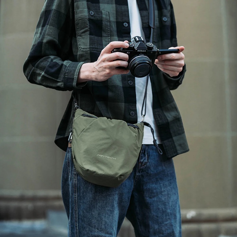 PGYTECH OneGo Drawstring Bag – (Midnight / Forest / Ivory)