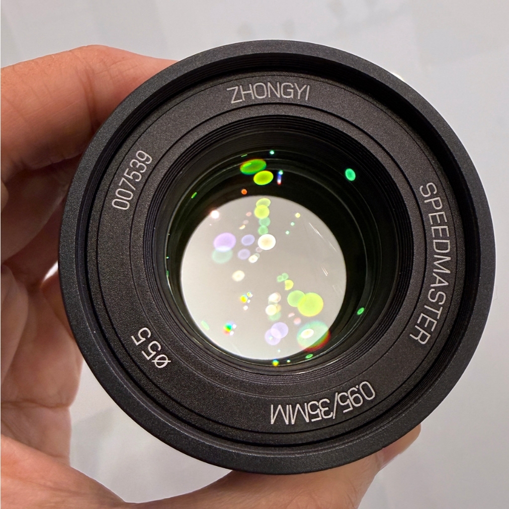 Zhongyi 35mm F0.95 Mitakon Speedmaster Mark II Lens (F/0.95 De-Clicked Aperture For Sony APS-C E Mount)-7daydeal
