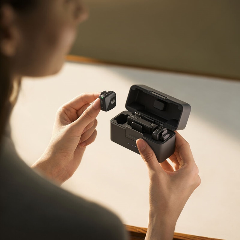 DJI Mic Mini Single / Dual 2-Person Compact Wireless Microphone System for Camera & Smartphone (2.4 GHz)