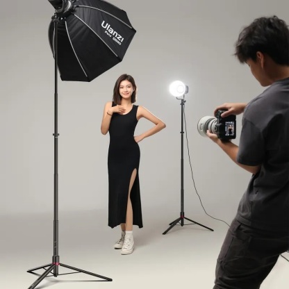 Ulanzi AT-05 2M Heavy Duty Foldable Light Stand (T083)