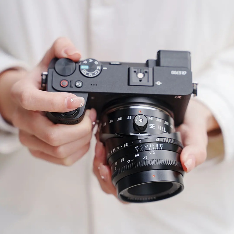 TTArtisan 35mm F1.4 Tilt Manual Focus Lens (Black) - E / X Mount 