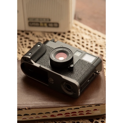 SmallRig L-Shape Mount Plate with Silicone Handle for Fujifilm X half Camera (Black / Charcoal Silver / Silver)