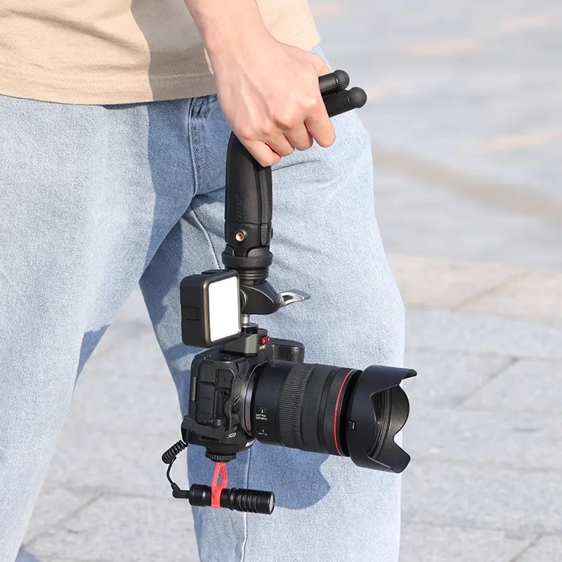 Ulanzi MT-68 -- Claw Quick Release Octopus Tripod (T061CNB1)