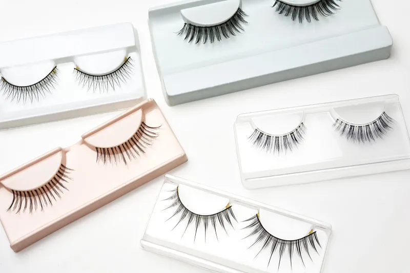 False eyelashes