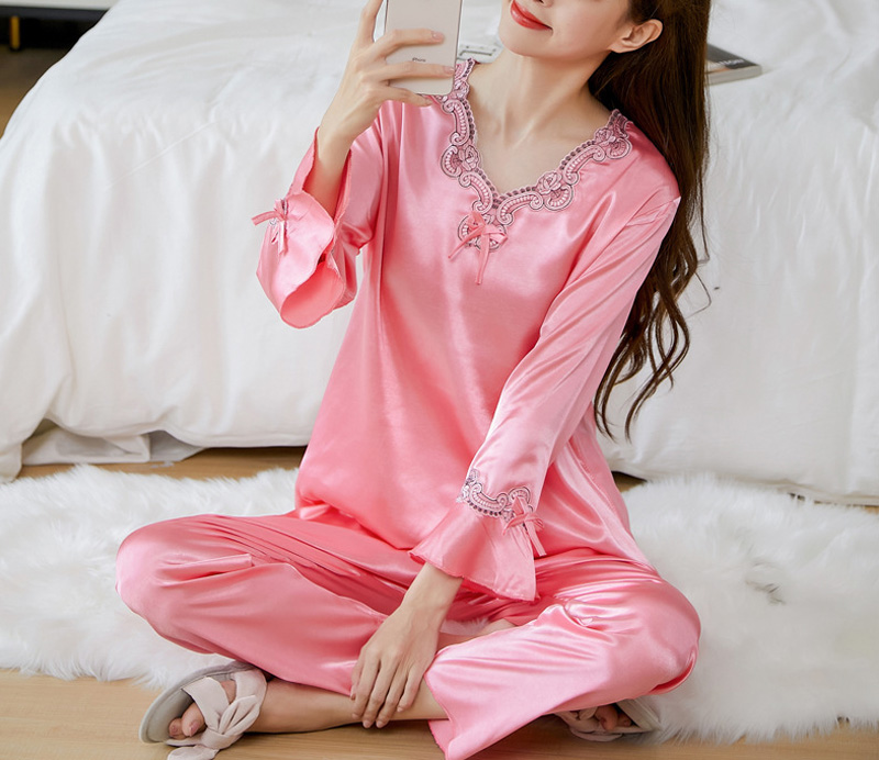 Korean style comfortable silk pajamas set