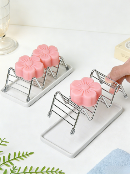 W-shaped soap holder