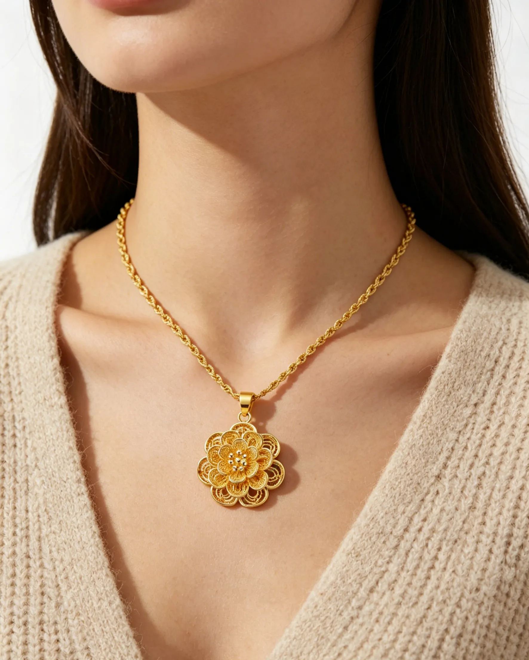 Lady Pendant Necklace of Prosperity Flower