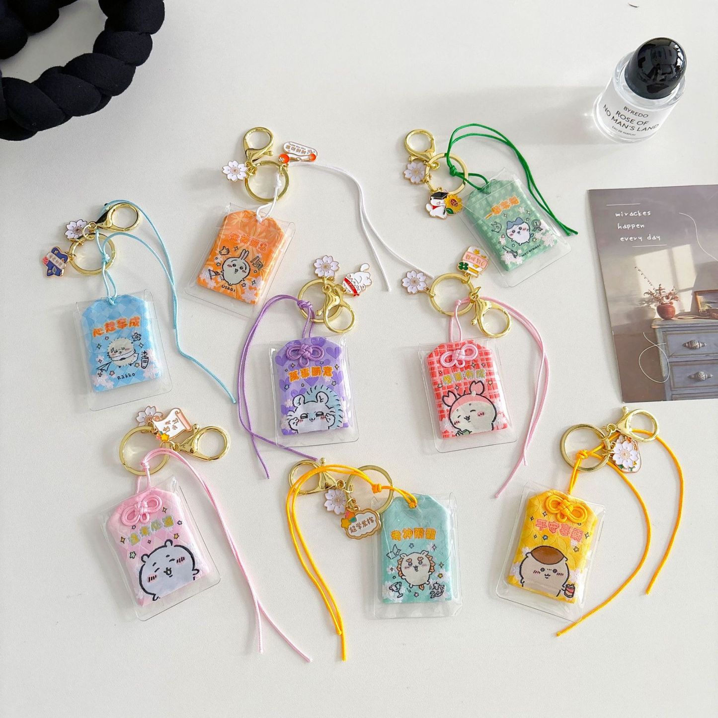 吉伊卡哇 Chiikawa 刺繡御守掛包｜可愛角色隨身小包・動漫周邊