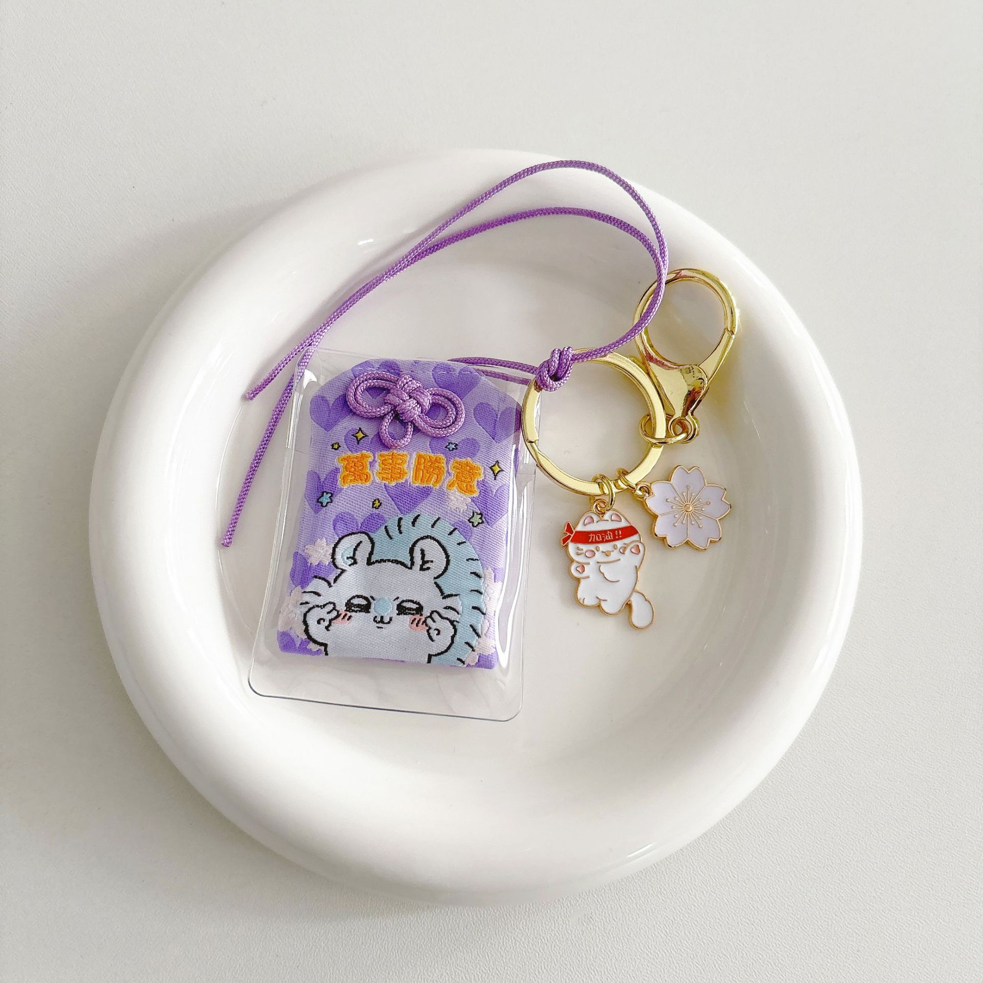 吉伊卡哇 Chiikawa 刺繡御守掛包｜可愛角色隨身小包・動漫周邊