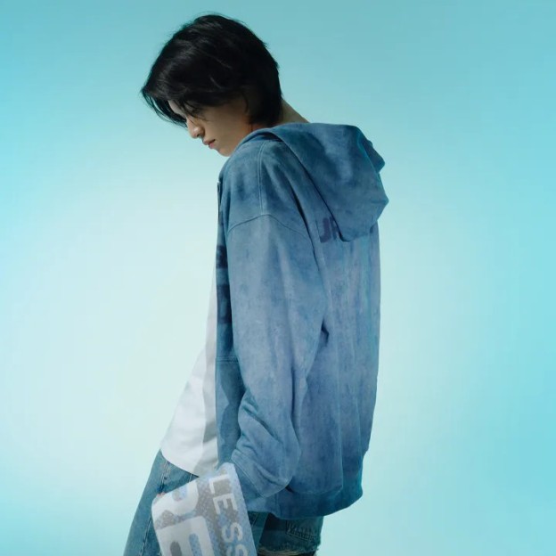 LE SSERAFIM Zip-up Hoodie 連帽拉鍊外套/ TOUR ‘PUREFLOW’ 官方周邊
