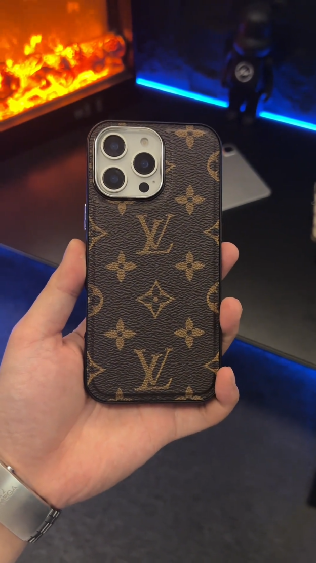 路易威登輕奢復古皮質手機殼-CASEZONE