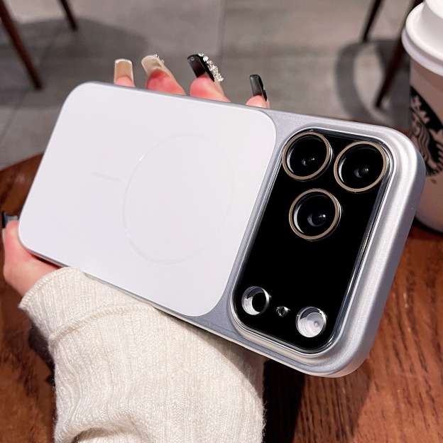 IPhone系列 高級感磨砂膚感Magsafe磁吸防摔手機殼 自帶鏡頭保護膜