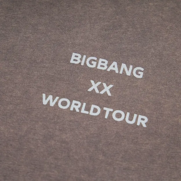 BIGBANG 世巡 XX: COSMOS 短袖T恤｜字母印花休閒上衣