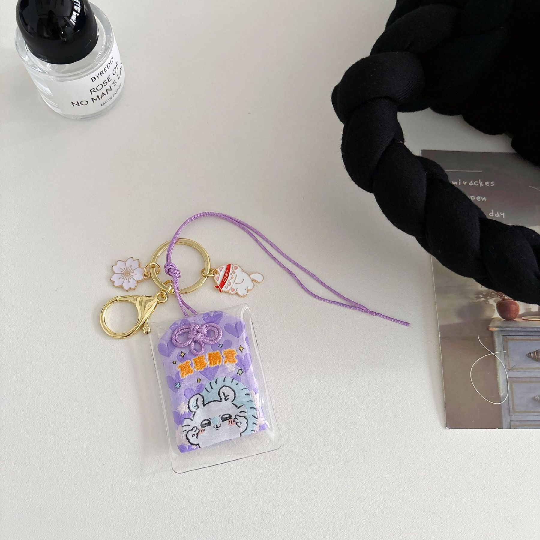 吉伊卡哇 Chiikawa 刺繡御守掛包｜可愛角色隨身小包・動漫周邊