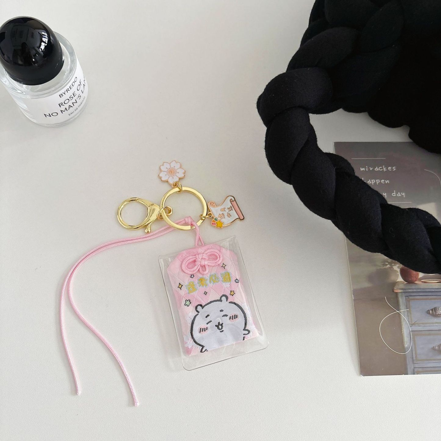 吉伊卡哇 Chiikawa 刺繡御守掛包｜可愛角色隨身小包・動漫周邊