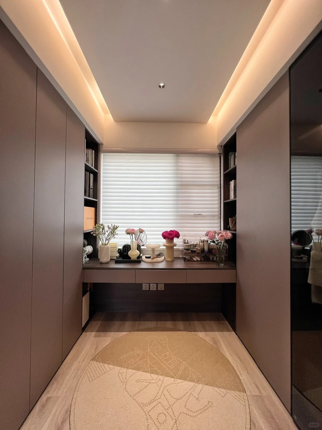 Clock room002-Extreme Space Furnishings