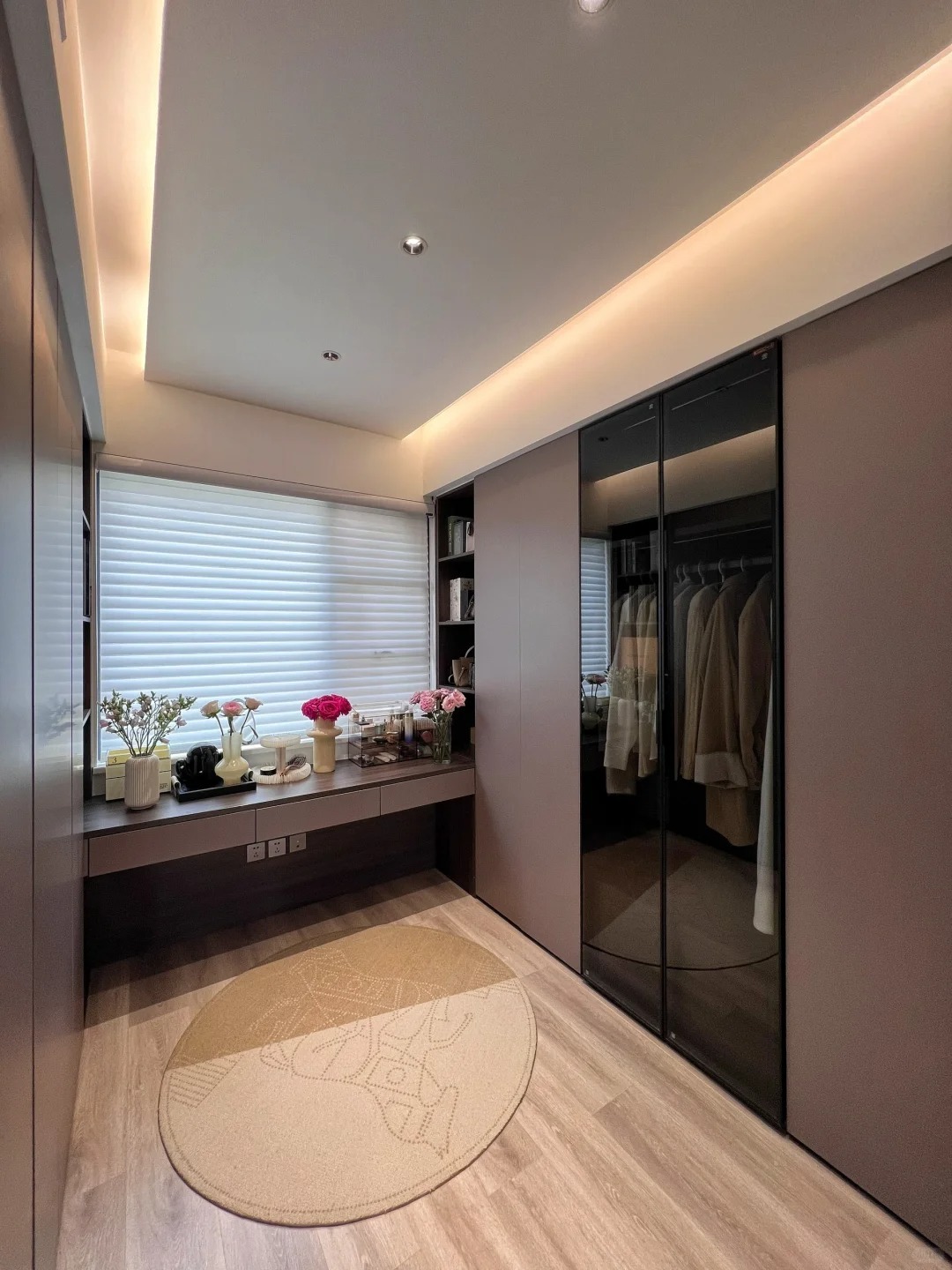 Clock room002-Extreme Space Furnishings