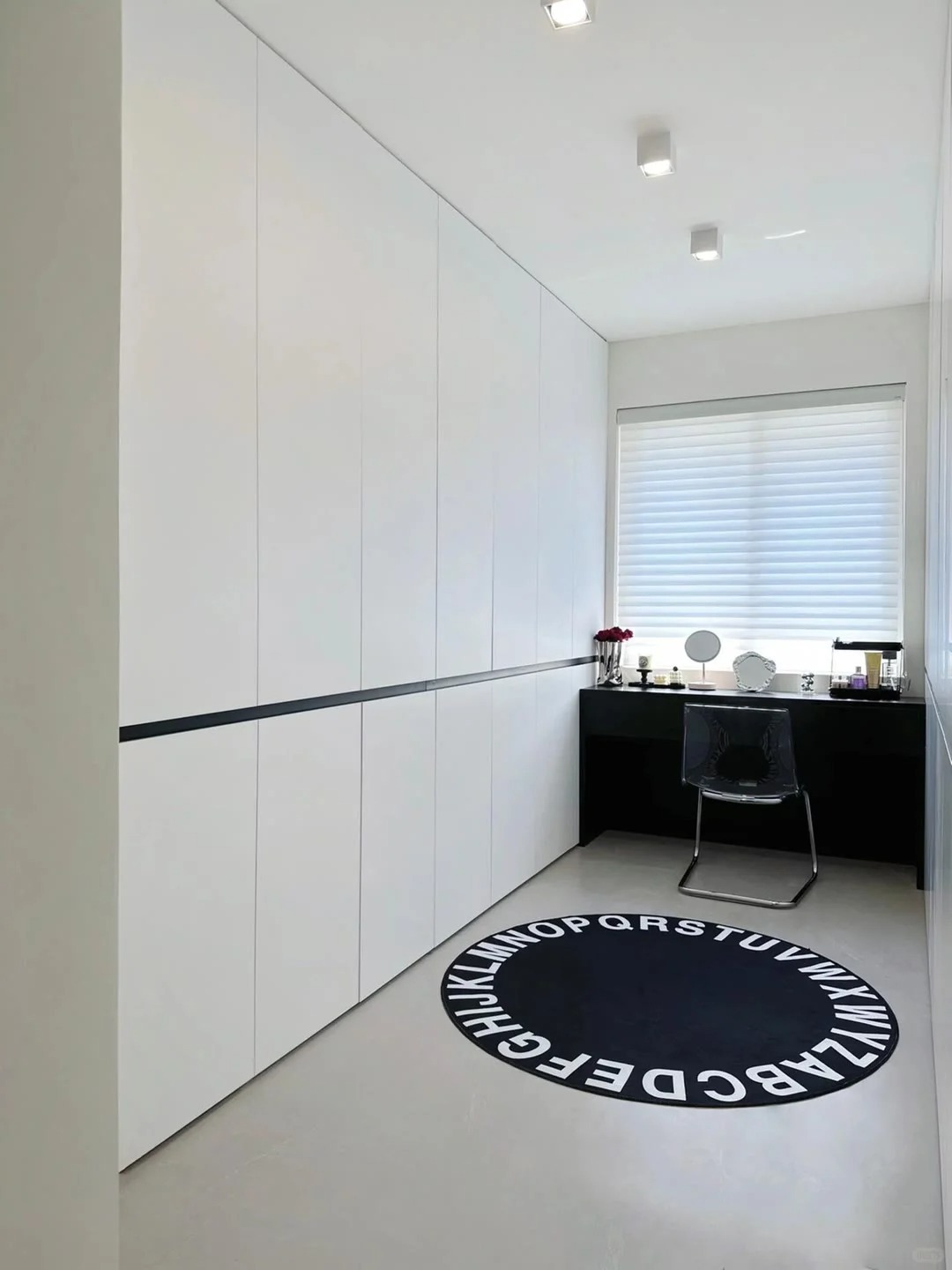 Clock room0010-Extreme Space Furnishings