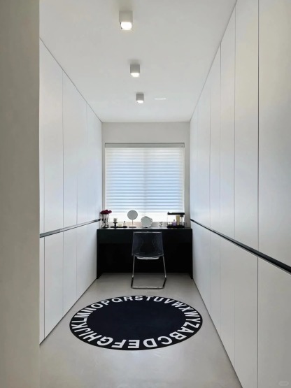 Clock room0010-Extreme Space Furnishings