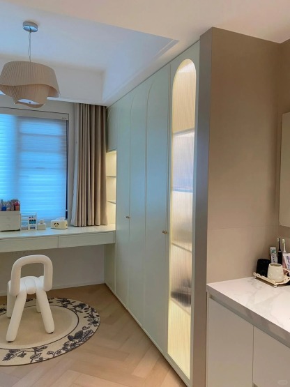 Clock room008-Extreme Space Furnishings