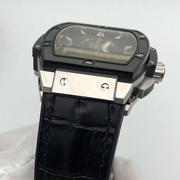 스피릿 오브 빅뱅 601.NM.0173.LR 45MM