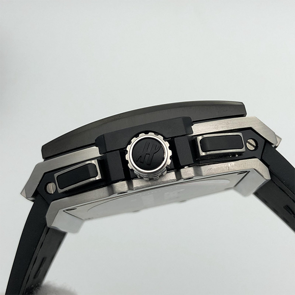 스피릿 오브 빅뱅 601.NM.0173.LR 45MM