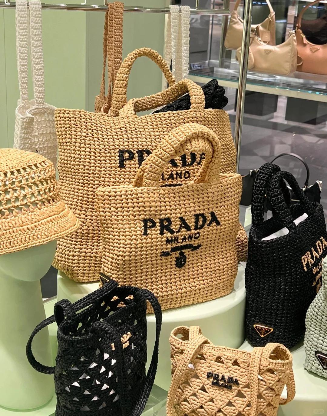 Prada】長澤まさみさん着用！夏感あふれる新作“ストローバッグ