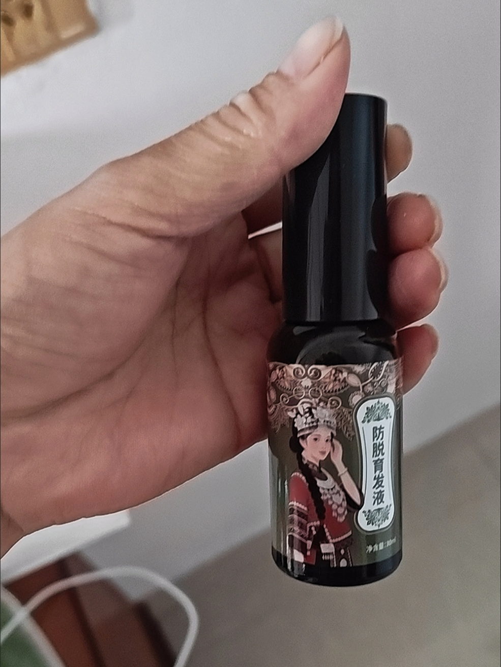 การเจริญเติบโตของเส้นผมอย่างรวดเร็วและหนาขึ้น