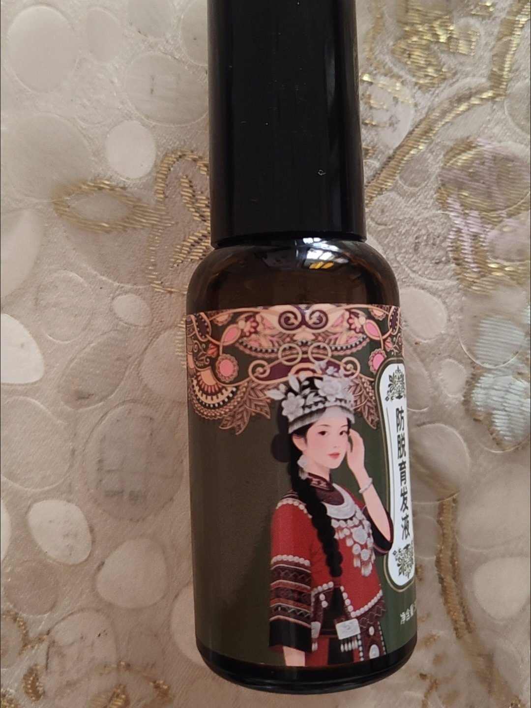 การเจริญเติบโตของเส้นผมอย่างรวดเร็วและหนาขึ้น