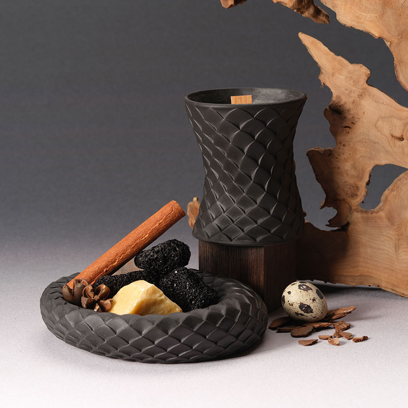 Longevity Serpent Scented Candle(Black)