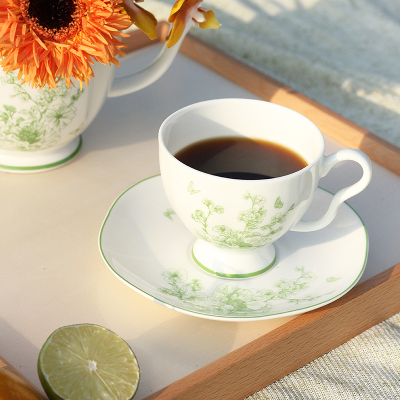 PLAIN PEONY cup and saucer