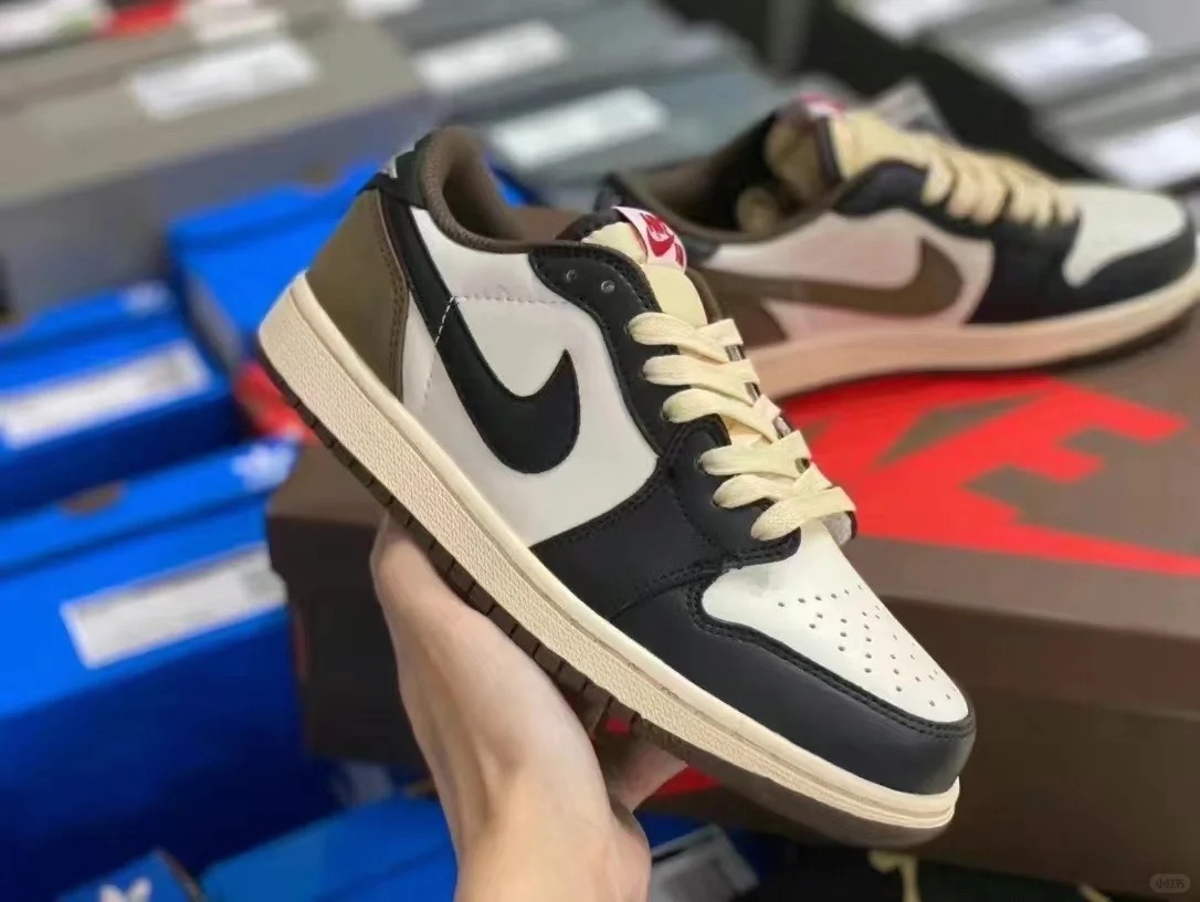 Air Jordan 1 Low OG 'Mocha'