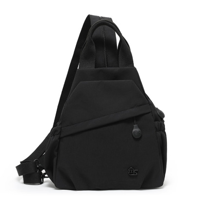 กระเป๋าคาดอกความจุใหญ่สไตล์เกาหลี 🌧️ วัสดุไนลอนนุ่มคุณภาพสูง กันน้ำและทนทานต่อการขีดข่วน 📏 พื้นที่จัดเก็บอเนกประสงค์ เก็บของได้ง่าย