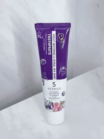 บอกลาปากเหม็น ฟันเหลือง! ยาสีฟันสมุนไพรสูตรเข้มข้น ลมหายใจหอมสดชื่นตลอด 24 ชม. ✨🌿🦷ยิ้มสวยมั่นใจ ฟันขาวขึ้นอย่างเป็นธรรมชาติ! ตัวช่วยดูแลเหงือกและฟันด้วยพลังจากสมุนไพรแท้ 🌟💖