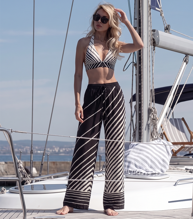 Halter-neck Black and White Striped Print Swimsuit set(s)