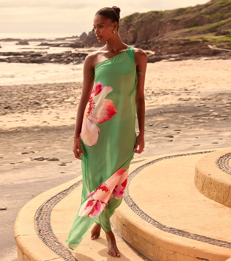 One Shoulder Green & Red Color Blocking Swimsuit Set(s)