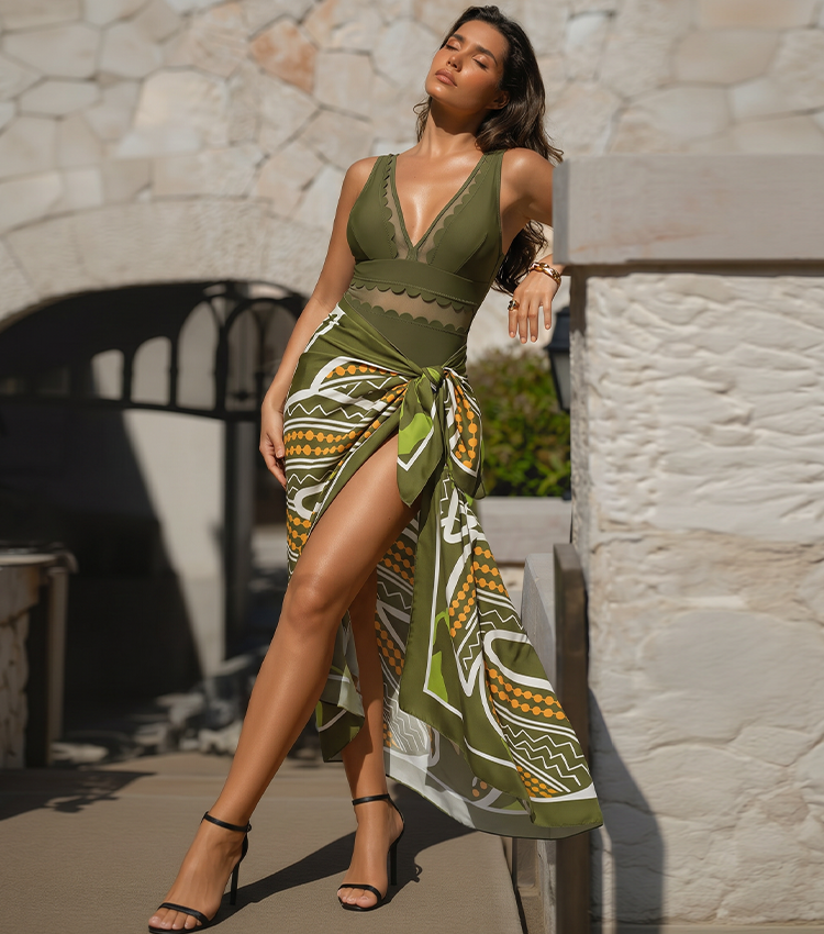 TT1 Swimsuit set(s)