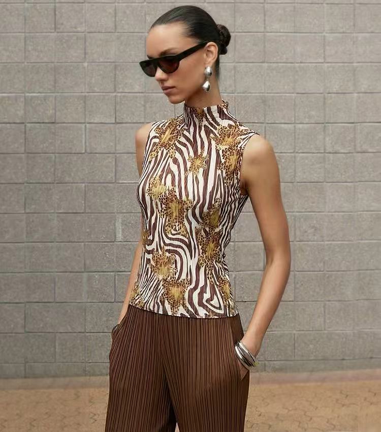 3Pleated Loose-Fit Halter Neck Beach Dress