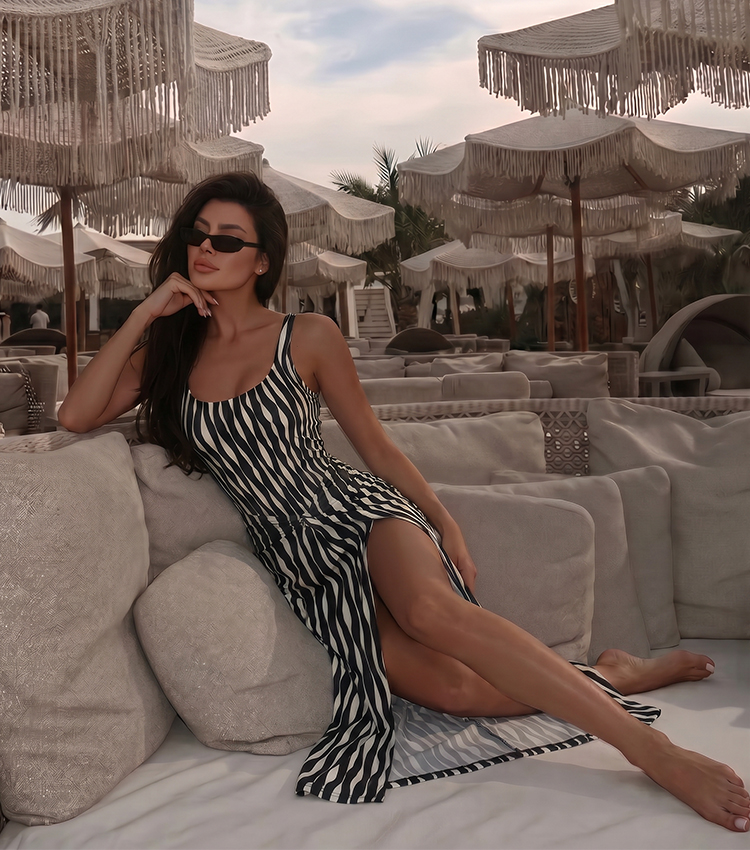 Round Neck Stripe Print Black Swimsuit Set(s)