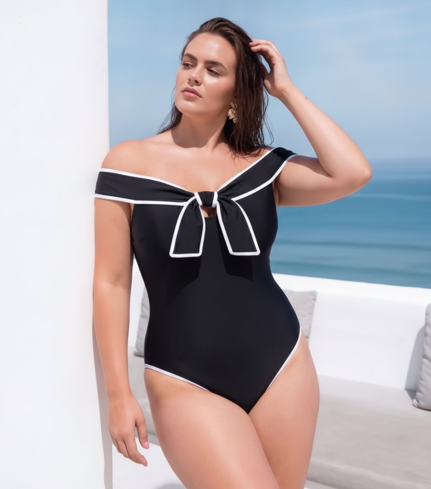 Plus Size Black and White Open Shoulder Bowknot One Piece Swimsuit and Skirt