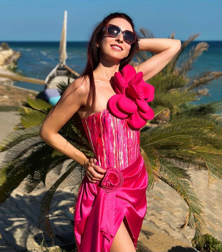 3D Flower Decor One Piece Swimsuit and Skirt Flaxmaker