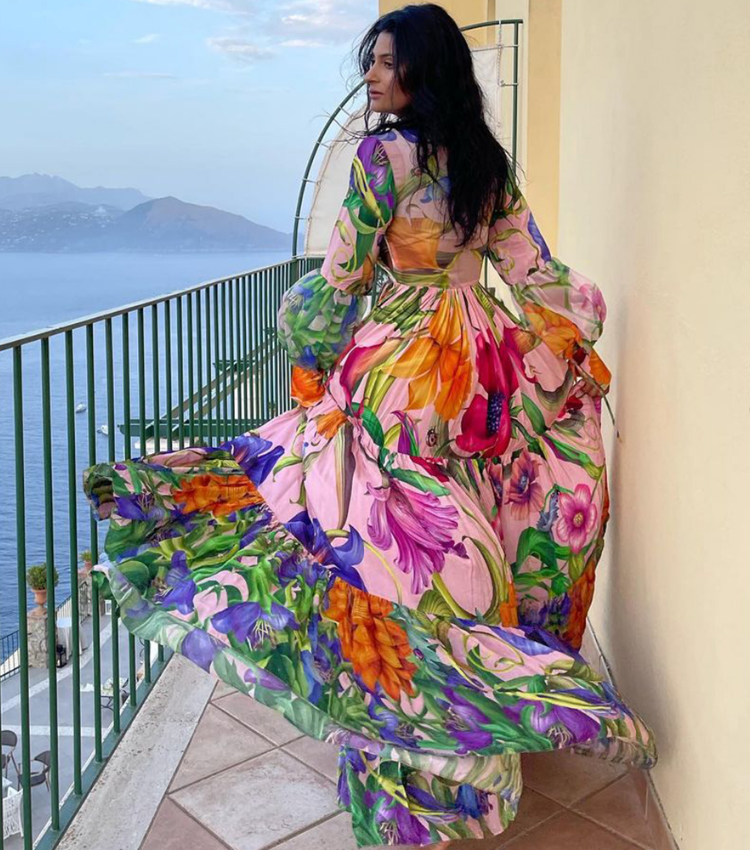 V-neck Long Sleeve Flowers Printed One Piece Swimsuit and Skirt