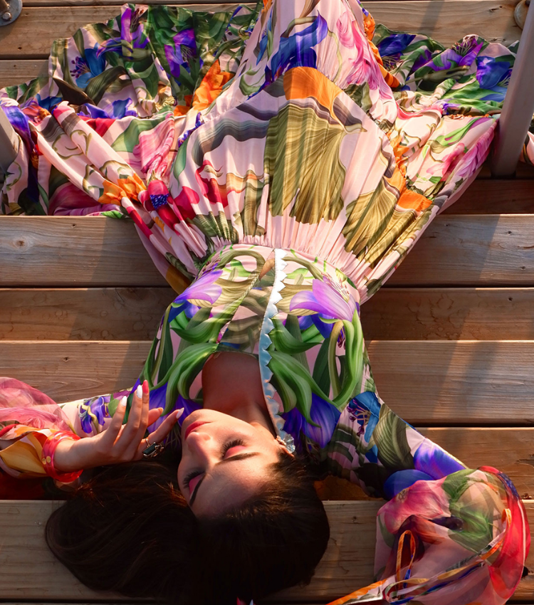 V-neck Long Sleeve Flowers Printed One Piece Swimsuit and Skirt